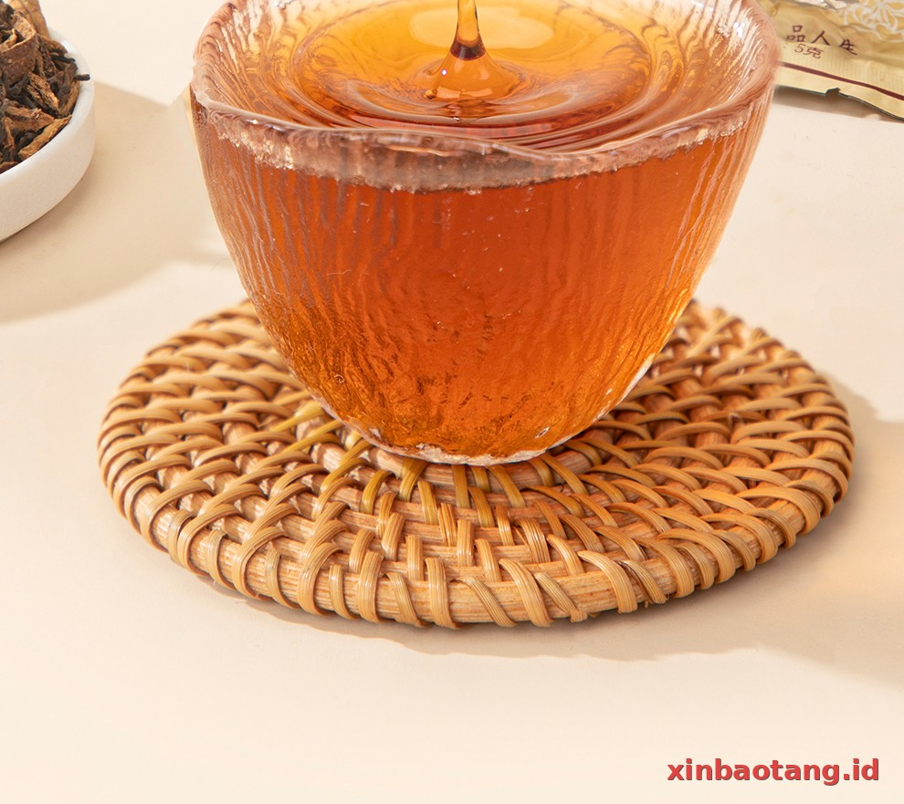 Xinbaotang Chenpi Kering Kaleng Besi 90g